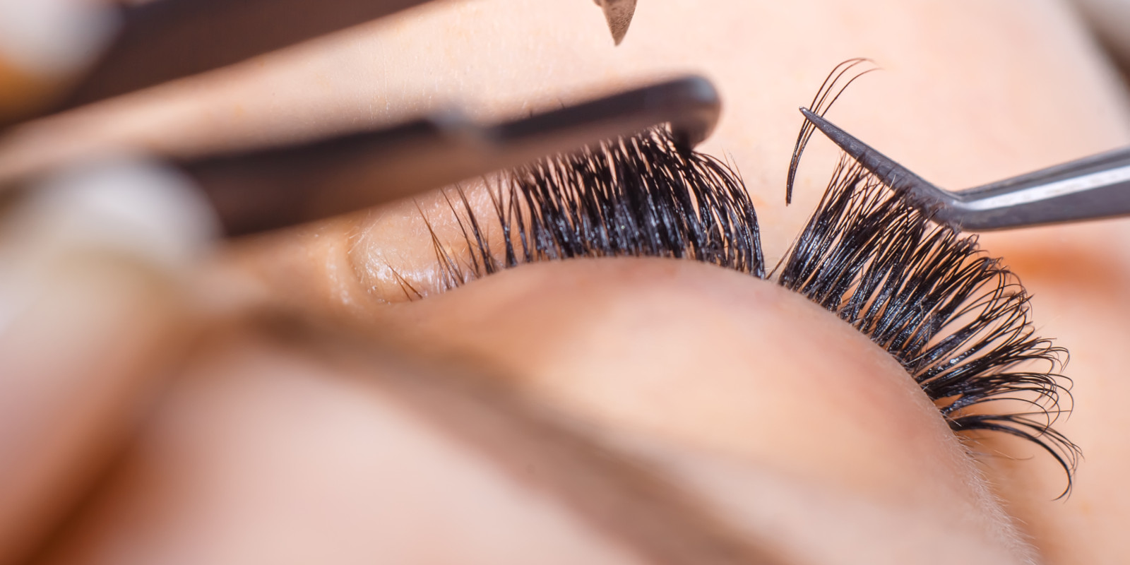 All Eyelash Extensions are NOT the Same (and Here’s Why)